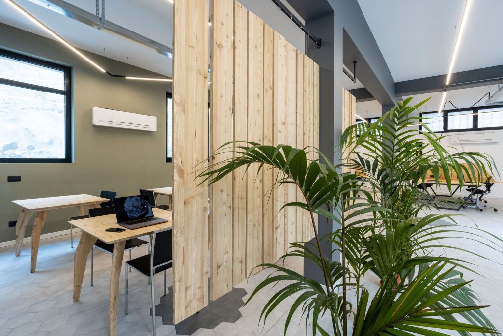 Coworking vs Smart Working: Chi vince? 1 IN ORMA 1 1