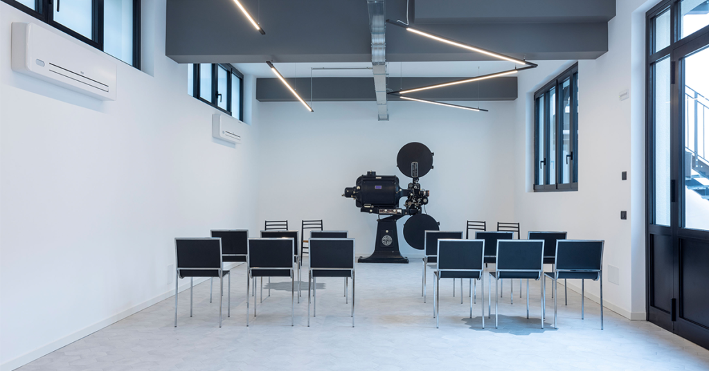 sala riunioni minimal vuota